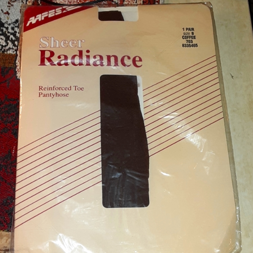 VINTAGE AAFES SHEER RADIANCE REINFORCED TOE PANTYHOSE NEW IN PACKAGE